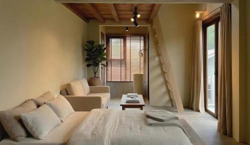 Studio with Balcony