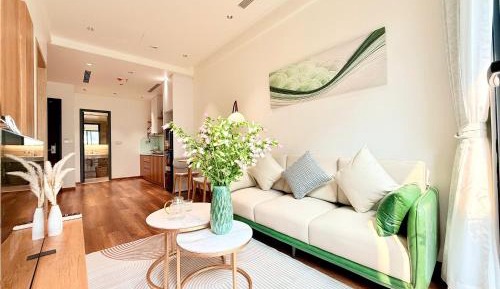 One-Bedroom Apartment with Balcony