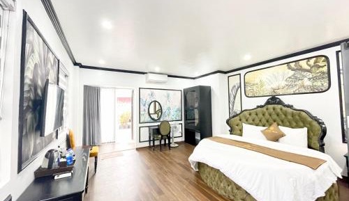 King Suite with Balcony
