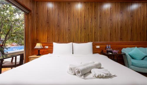Double Room with Pool View
