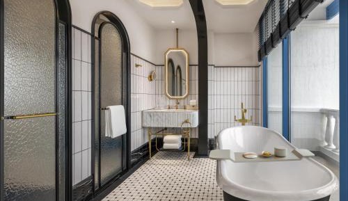 King Sorrento Sinfonia Suite