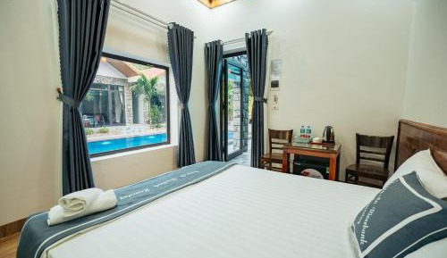 King Room with Pool View