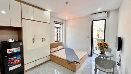 Studio Apartment with Balcony