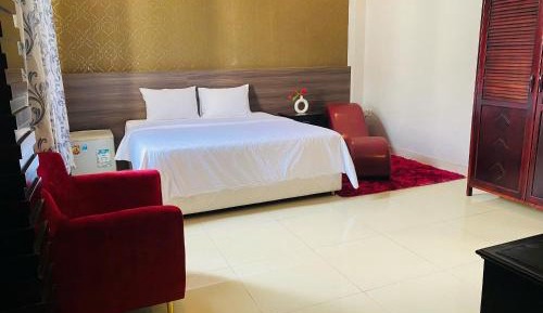 Queen Room