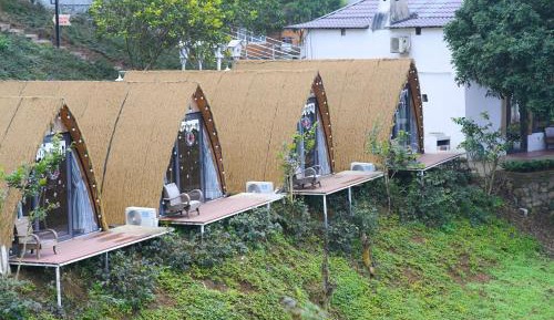 Bungalow with Garden View
