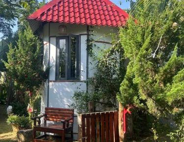 Bungalow with Garden View