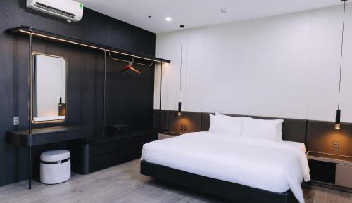 Suite with City View