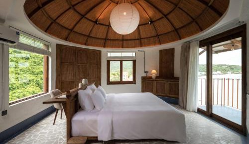 King Suite with Sea View