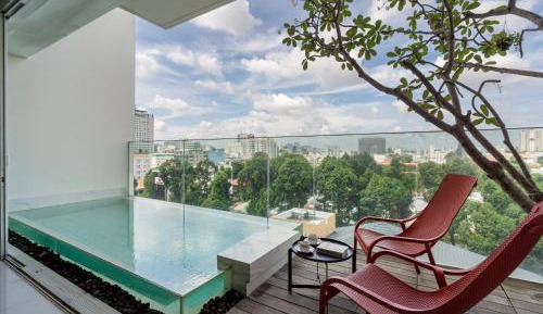 Three-Bedroom Deluxe Apartment