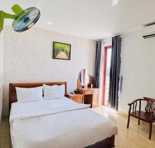 Deluxe Queen Room