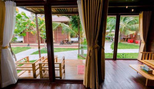 Bungalow with Garden View