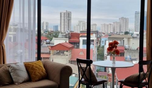 One-Bedroom Apartment with City View