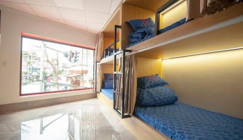 Single Bed in Mixed Dormitory Room
