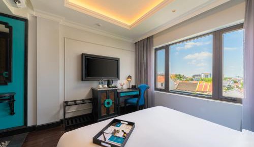 Deluxe Double or Twin Room with City View