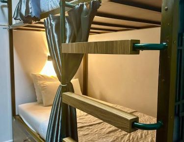 Single Bed in Mixed Dormitory Room