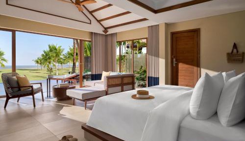 Three-Bedroom Villa with Beachfront and Outdoor Private Pool