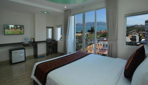 Deluxe Triple Room with Sea View