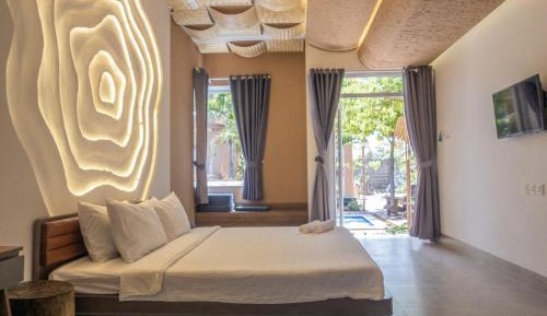 King Room with Lake View