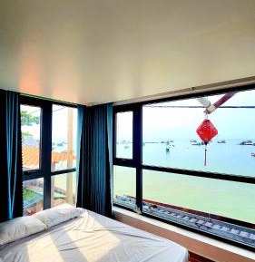 Family Room with Sea View