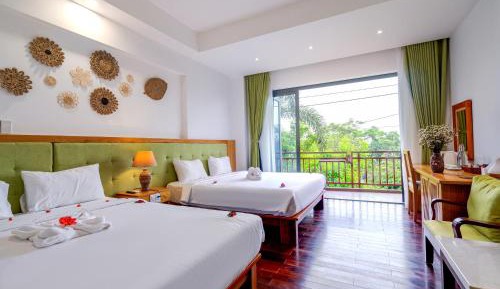 Quadruple Room with Mountain View