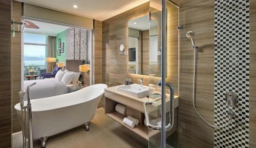 Premier Twin Room with Lake View