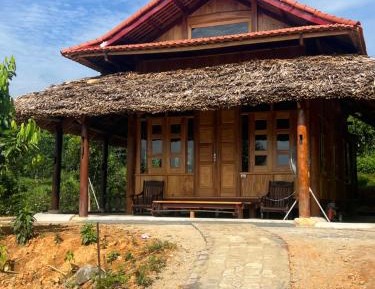 Bungalow with Garden View