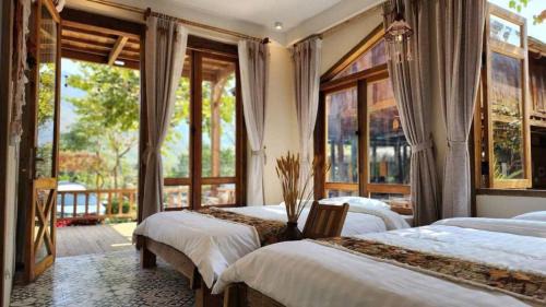 Quadruple Room with Mountain View