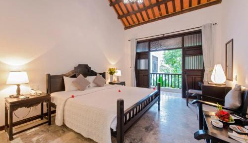 Deluxe Pool and Garden view room inclusive 60 minute Body treatment