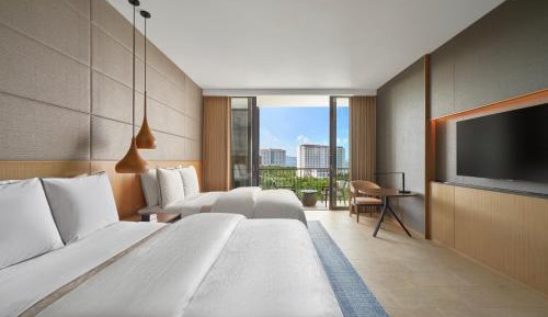 Deluxe Sea View with Two Double Beds and Balcony