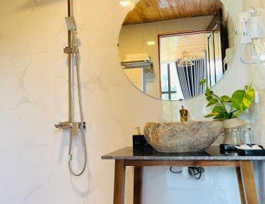 Deluxe Double or Twin Room with Pool View