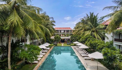 Double Deluxe Pool View Room