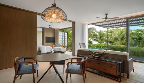 One-Bedroom Villa with Private Pool and Resort View