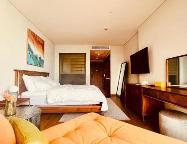 Studio Apartment with King Bed