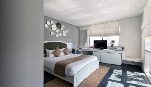Deluxe Double or Twin Room with City View