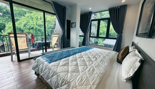 Double Room with Mountain View