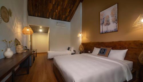 Suite with Lake View