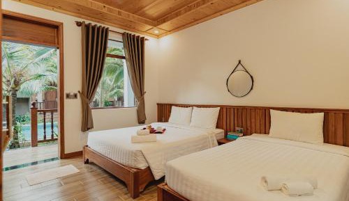 Triple Room with Pool View