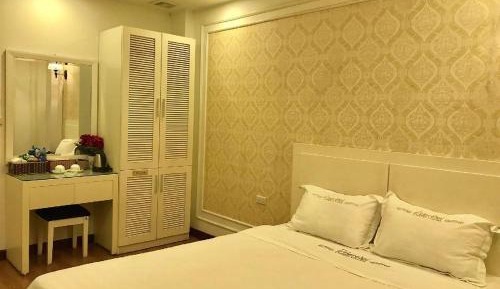 Standard Queen Room