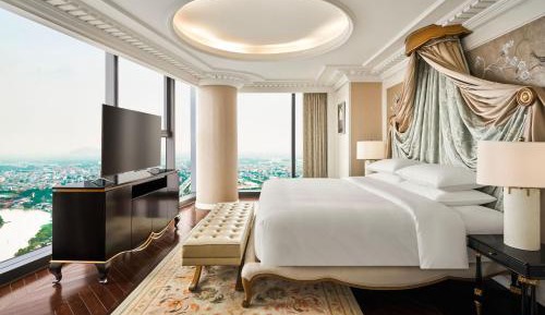 Presidential Suite with Skyline View