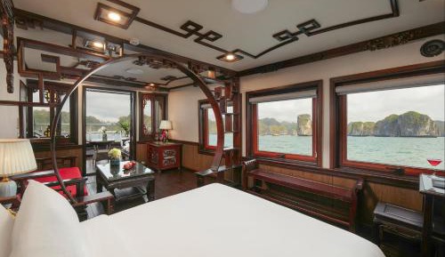 Deluxe Suite with Sea View