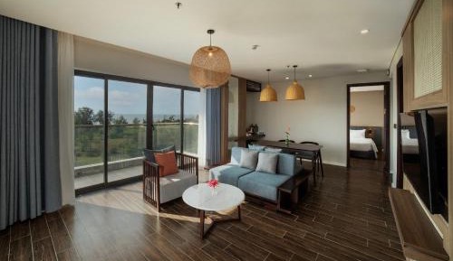 Family Room with Sea View Balcony