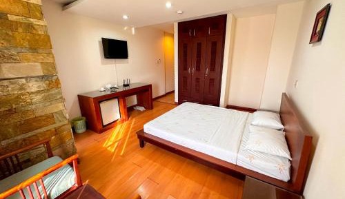 Standard Queen Room
