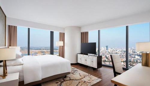 Sheraton Club King Skyline View