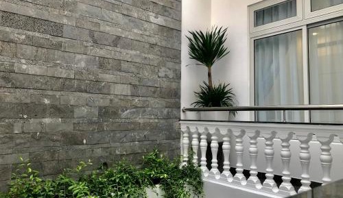 One-Bedroom Apartment with Garden View