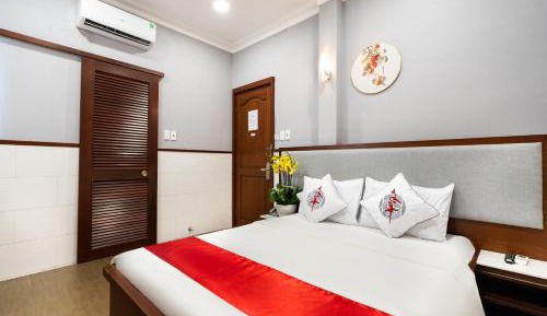 Standard Queen Room