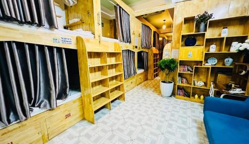 Bunk Bed in Mixed Dormitory Room