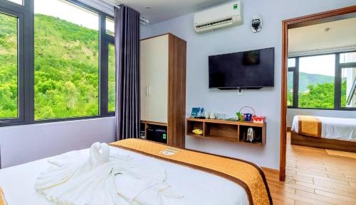 Quadruple Room with Mountain View