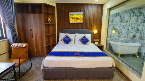 King Room with Balcony