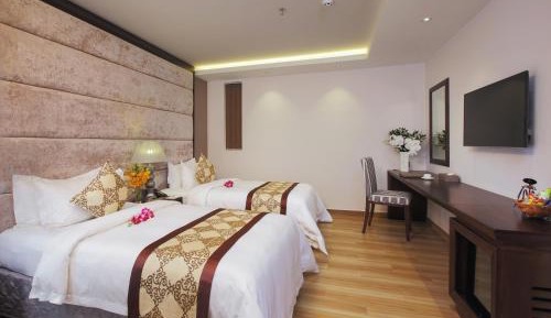 Deluxe Double or Twin Room (Complimentary Lunch or Dinner)