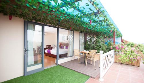Double Room with Pool View